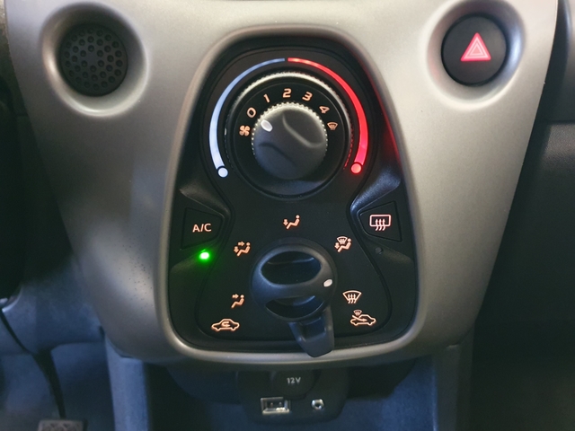 Toyota Toyota Aygo II 1.0 VVT-i 69ch x-play x-shift 5p