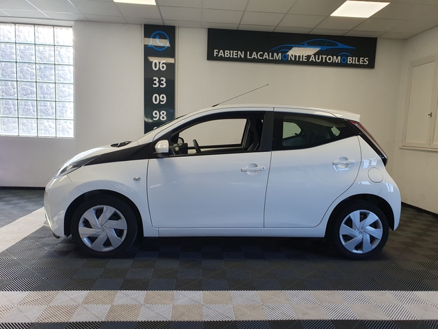 Toyota Toyota Aygo II 1.0 VVT-i 69ch X-Play X-shift 5p - Boîte AUTO - GPS - 1ère main - 36500KM !!