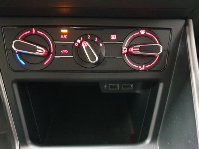 Volkswagen Volkswagen Polo 1.0 TSI 95ch Confortline Business 5p- Carplay - Véhicule français