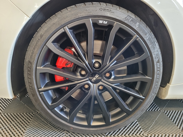 Renault Renault Clio IV R.S. 1.6T 220ch RS TROPHY EDC