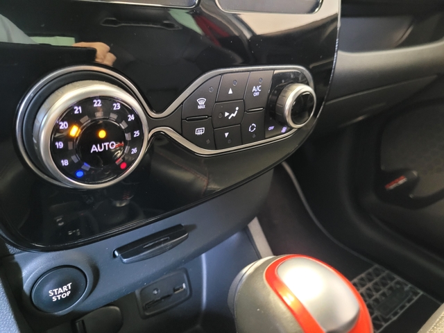 Renault Renault Clio IV R.S. 1.6T 220ch RS TROPHY EDC
