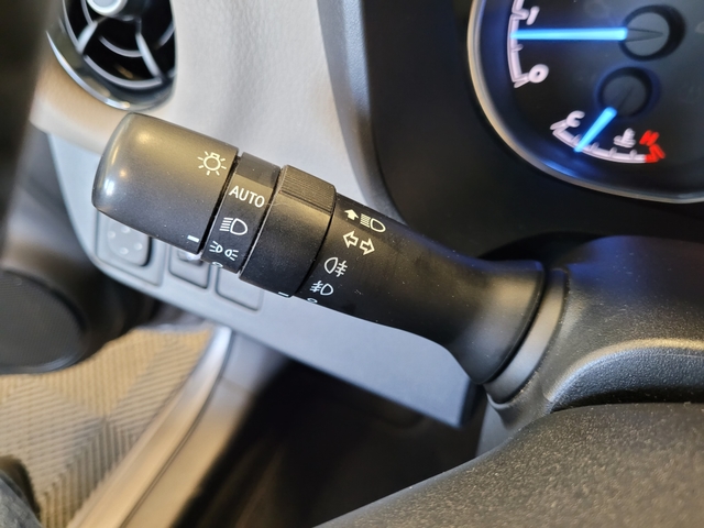 Toyota Toyota Yaris III 110 VVT-i Collection BV6 - Pack ZEN - Distribution à chaîne