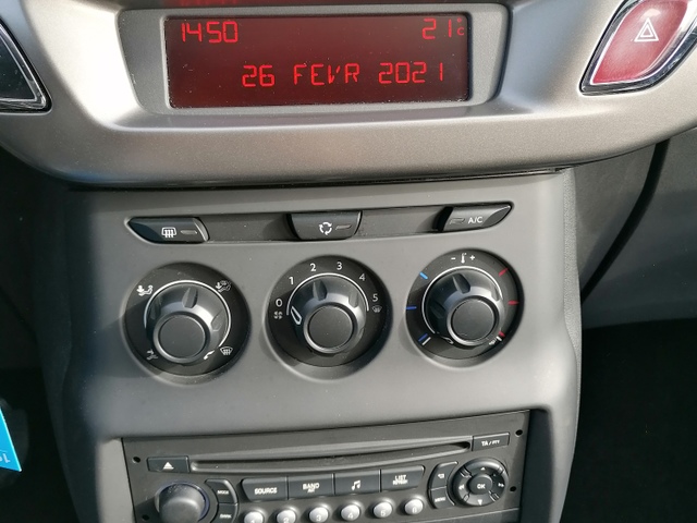 Citroen Citroën C3 1.2 82ch Confort + ATTELAGE +TOIT PANO