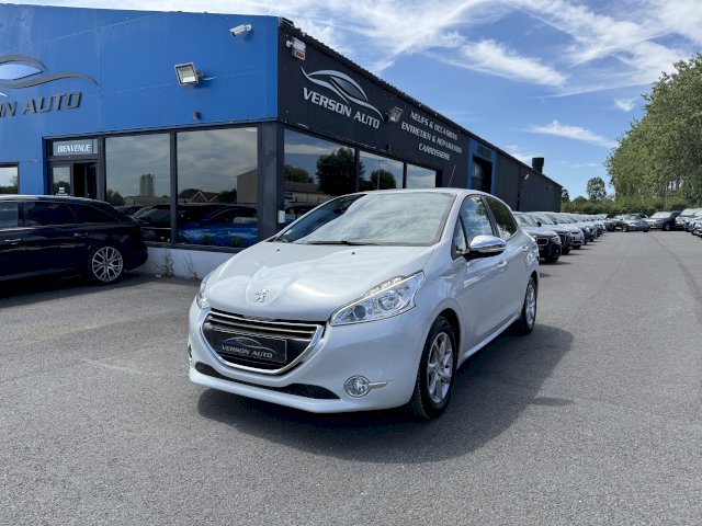 Peugeot 208 1.4 HDi 70 ENVY TABLETTE CLIM REGULATEUR 5P