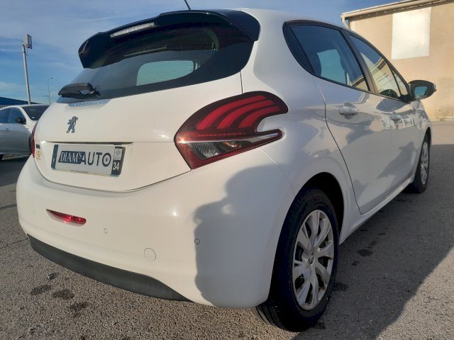 Peugeot Peugeot 208 Business R  1.6 BlueHDi 100 S&S Active 5p