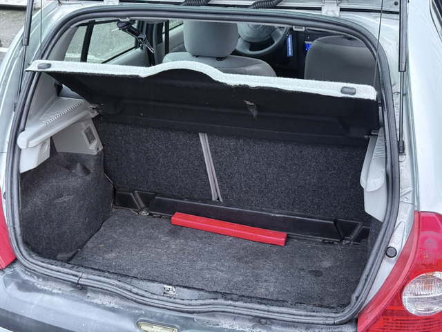 Renault Renault Clio II (B/C65) 1.2 16v 75ch Authentique 5p