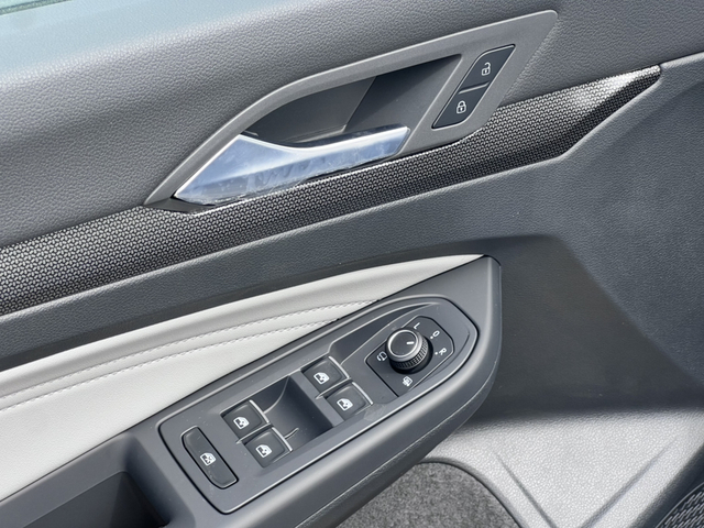 Volkswagen Volkswagen Golf VIII 8.5 R-Line 1.5 300TSI 160 7DSG