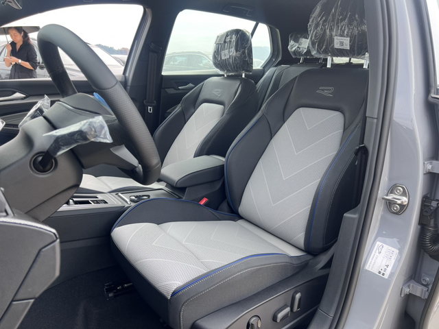 Volkswagen Volkswagen Golf VIII 8.5 R-Line 1.5 300TSI 160 7DSG