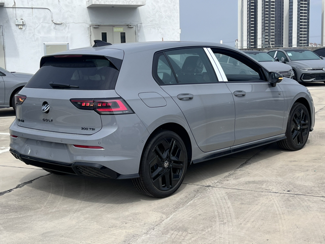 Volkswagen Volkswagen Golf VIII 8.5 R-Line 1.5 300TSI 160 7DSG