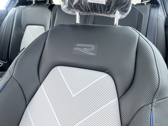 Volkswagen Volkswagen Golf VIII 8.5 R-Line 1.5 300TSI 160 7DSG