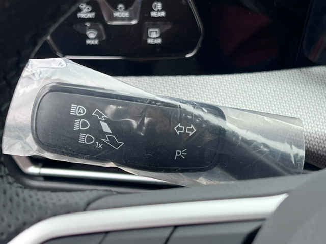 Volkswagen Volkswagen Golf VIII 8.5 R-Line 1.5 300TSI 160 7DSG