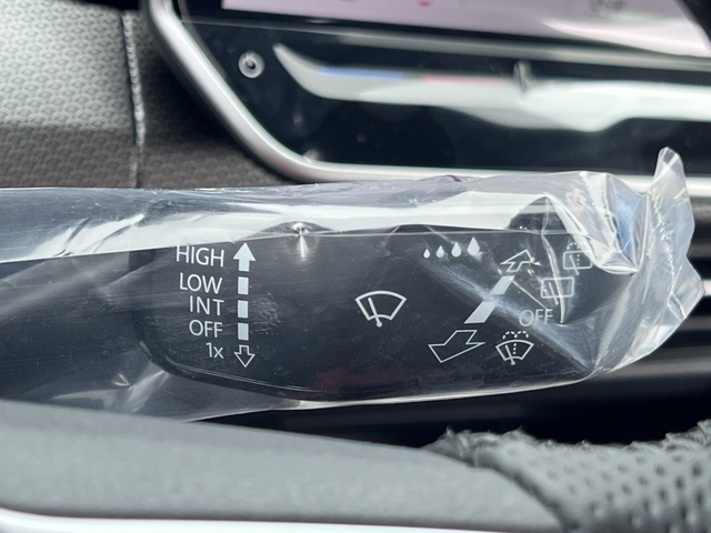 Volkswagen Volkswagen Golf VIII 8.5 R-Line 1.5 300TSI 160 7DSG