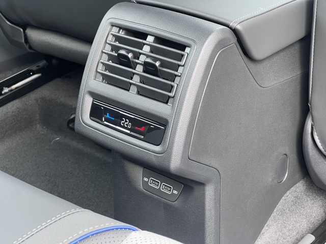 Volkswagen Volkswagen Golf VIII 8.5 R-Line 1.5 300TSI 160 7DSG