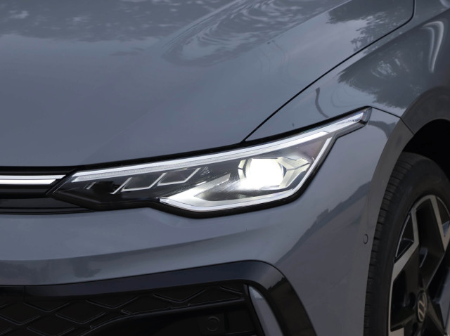 Volkswagen Volkswagen Golf VIII 8.5 R-Line 1.5 300TSI 160 7DSG