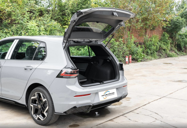 Volkswagen Volkswagen Golf VIII 8.5 R-Line 1.5 300TSI 160 7DSG