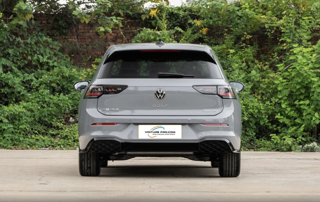 Volkswagen Volkswagen Golf VIII 8.5 R-Line 1.5 300TSI 160 7DSG