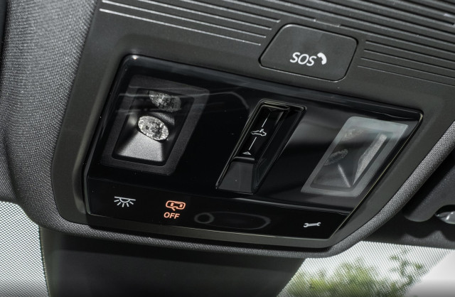 Volkswagen Volkswagen Golf VIII 8.5 R-Line 1.5 300TSI 160 7DSG