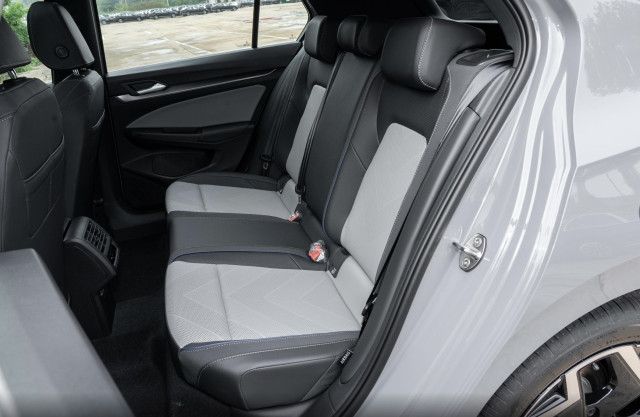 Volkswagen Volkswagen Golf VIII 8.5 R-Line 1.5 300TSI 160 7DSG