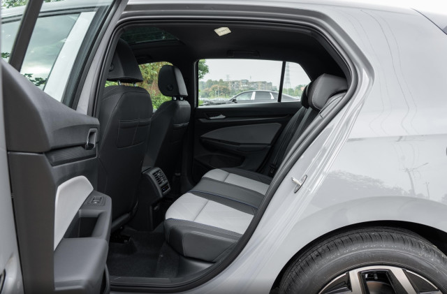 Volkswagen Volkswagen Golf VIII 8.5 R-Line 1.5 300TSI 160 7DSG