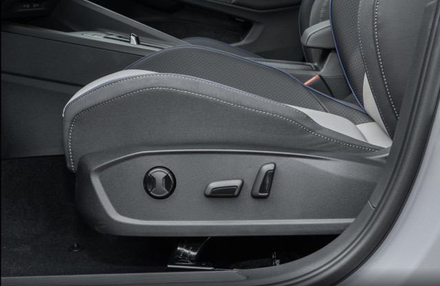 Volkswagen Volkswagen Golf VIII 8.5 R-Line 1.5 300TSI 160 7DSG