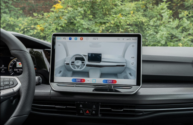 Volkswagen Volkswagen Golf VIII 8.5 R-Line 1.5 300TSI 160 7DSG