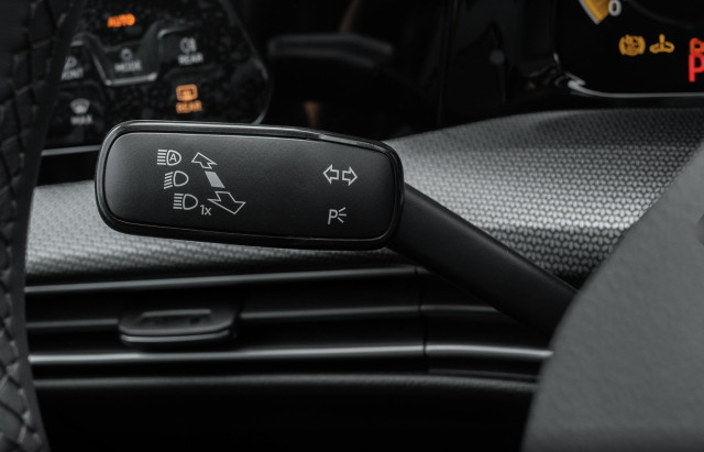 Volkswagen Volkswagen Golf VIII 8.5 R-Line 1.5 300TSI 160 7DSG