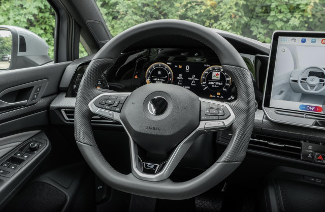 Volkswagen Volkswagen Golf VIII 8.5 R-Line 1.5 300TSI 160 7DSG