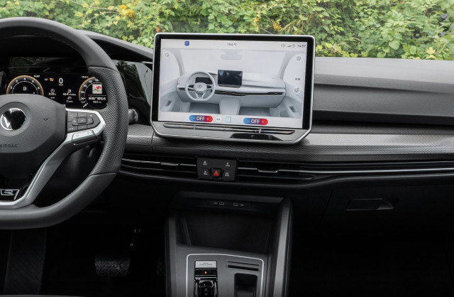 Volkswagen Volkswagen Golf VIII 8.5 R-Line 1.5 300TSI 160 7DSG