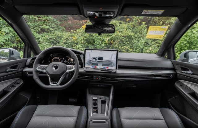 Volkswagen Volkswagen Golf VIII 8.5 R-Line 1.5 300TSI 160 7DSG