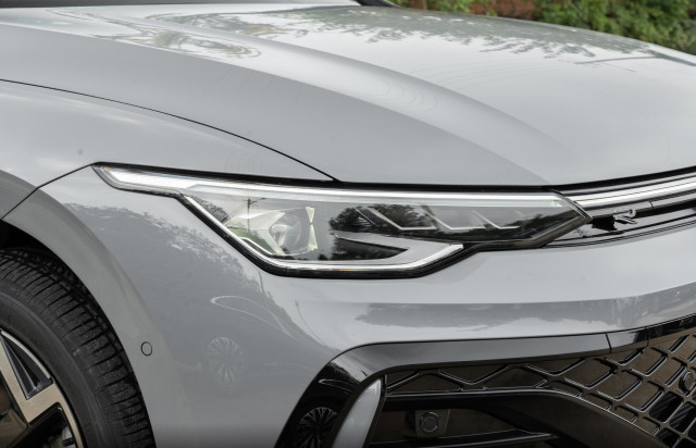 Volkswagen Volkswagen Golf VIII 8.5 R-Line 1.5 300TSI 160 7DSG