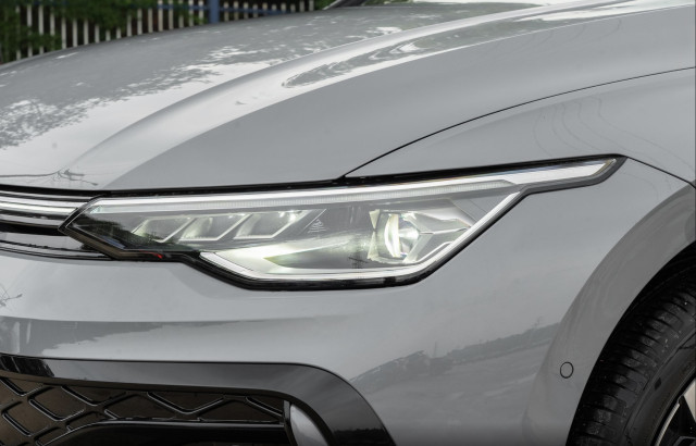 Volkswagen Volkswagen Golf VIII 8.5 R-Line 1.5 300TSI 160 7DSG