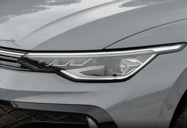 Volkswagen Volkswagen Golf VIII 8.5 R-Line 1.5 300TSI 160 7DSG