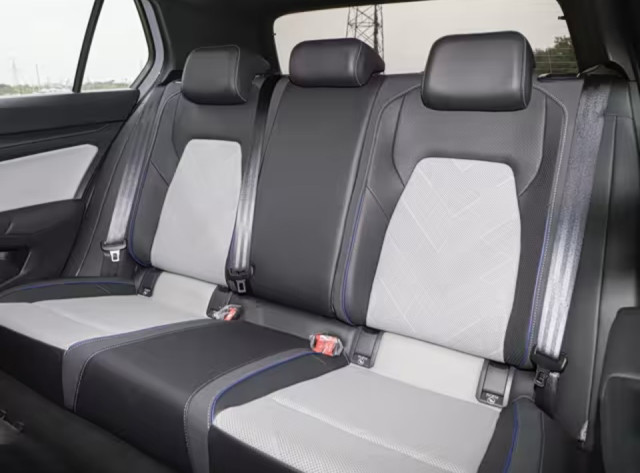 Volkswagen Volkswagen Golf VIII 8.5 R-Line 1.5 300TSI 160 7DSG