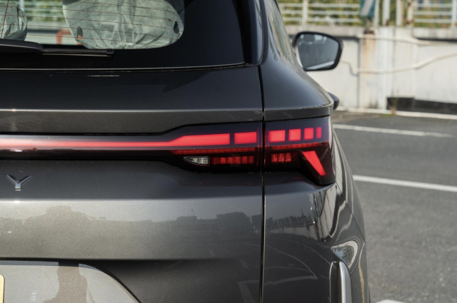 GEELY Coolray L Battle (Binyue) 1.5TD 181ch