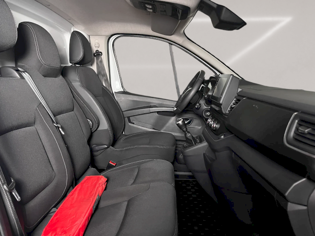 Renault Renault Trafic L2H1 130 GRAND CONFORT - TVA RÉCUPÉRABLE - 16 490 € HT