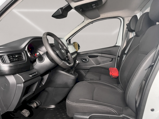Renault Renault Trafic L2H1 130 GRAND CONFORT - TVA RÉCUPÉRABLE - 16 490 € HT
