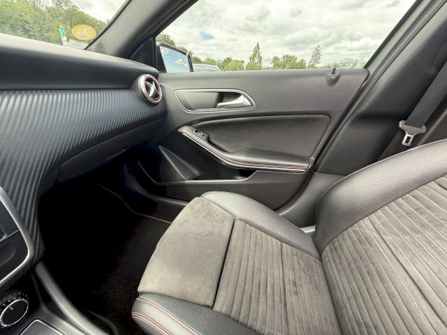 MERCEDES Mercedes-Benz Classe A III (W176) 180 d Fascination 7G-DCT