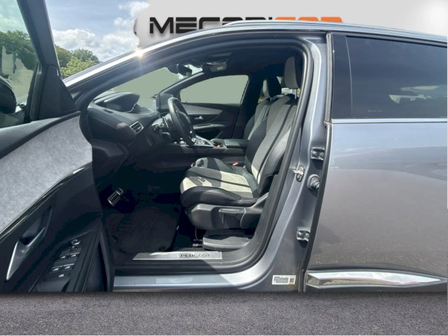 PEUGEOT 3008 II Hybrid4 300 GT Pack