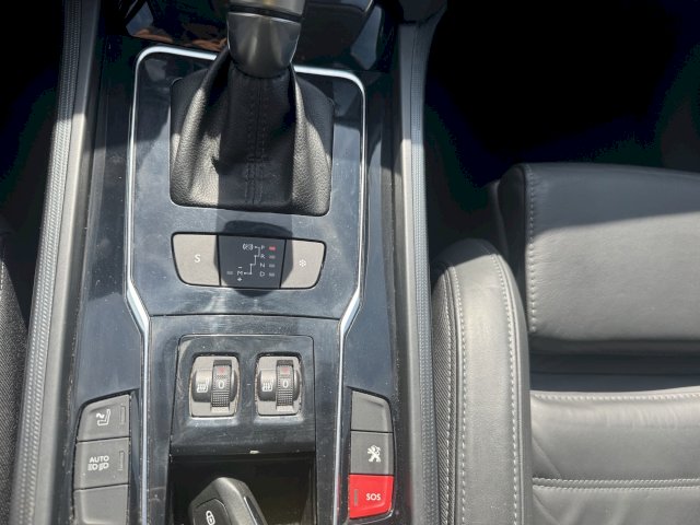 PEUGEOT 508 2.0 hdi 180ch Féline EAT6 / Carnet Complet