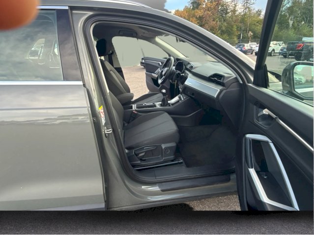AUDI Audi Q3 35 TDI 150ch Design quattro / 1ere Main suivi Complet