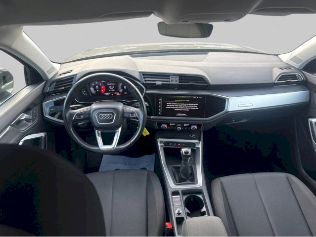 AUDI Audi Q3 35 TDI 150ch Design quattro / 1ere Main suivi Complet