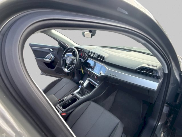 AUDI Audi Q3 35 TDI 150ch Design quattro / 1ere Main suivi Complet