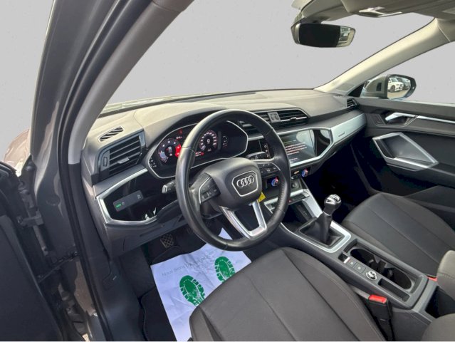 AUDI Audi Q3 35 TDI 150ch Design quattro / 1ere Main suivi Complet