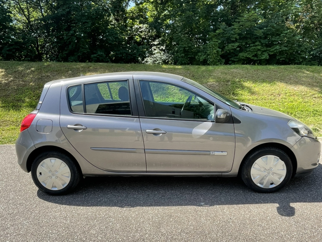 Renault Renault Clio III 1.5 dCi90 89g Express Clim eco² 5p