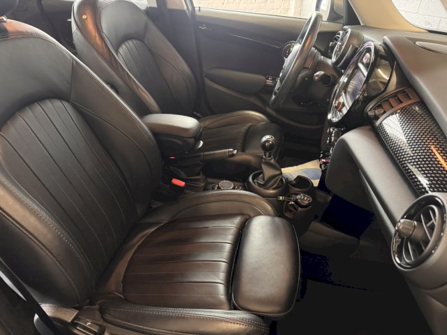 Mini Mini Mini f55 COOPER SD 170 / origine France / entretien suivi 