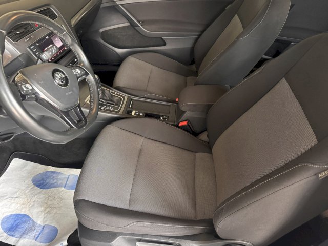 Volkswagen Volkswagen Golf VII 1.2 TSI 110ch BlueMotion Technology Confortline DSG7 3p