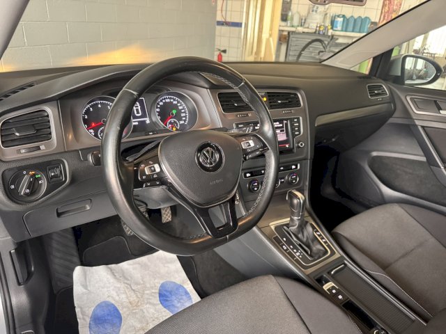 Volkswagen Volkswagen Golf VII 1.2 TSI 110ch BlueMotion Technology Confortline DSG7 3p