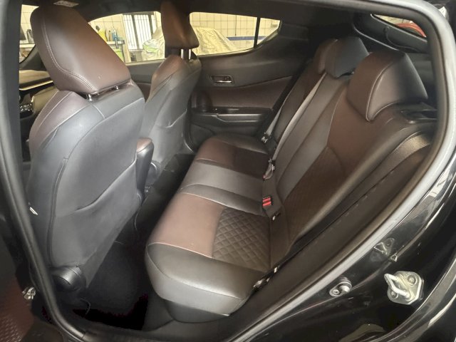 Toyota Toyota C-Hr 122h Distinctive 2WD E-CVT