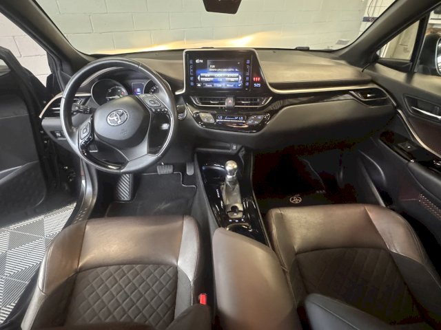 Toyota Toyota C-Hr 122h Distinctive 2WD E-CVT