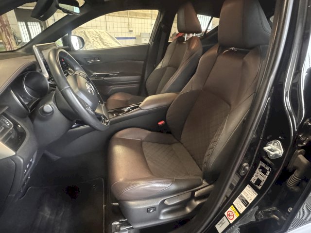 Toyota Toyota C-Hr 122h Distinctive 2WD E-CVT